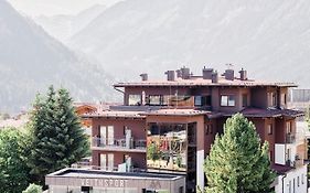 Arx Guesthouse